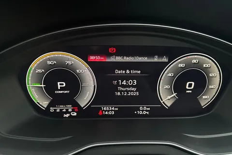 YF73HYK Audi Q5 50 TFSI e Quattro Black Edition 5dr S Tronic Thumbnail #26