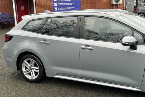 SM72BHF Toyota Corolla 1.8 VVT-h Icon Touring Sports CVT Euro 6 (s/s) 5dr Thumbnail #29