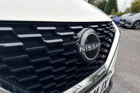 FV23MJX Nissan Qashqai 1.3 DiG-T MH 158 Acenta Premium 5dr Xtronic Thumbnail #28