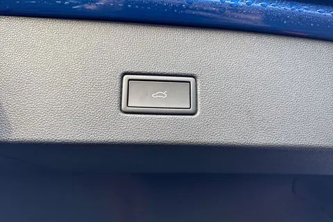  Volkswagen T-Roc 1.5 TSI Style Design DSG Euro 6 (s/s) 5dr Thumbnail #29