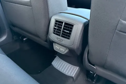  Volkswagen T-Roc 1.5 TSI Style Design DSG Euro 6 (s/s) 5dr Thumbnail #30