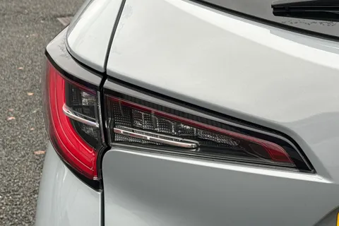 SM72BHF Toyota Corolla 1.8 VVT-h Icon Touring Sports CVT Euro 6 (s/s) 5dr Thumbnail #31