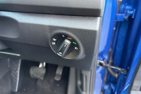  Volkswagen T-Roc 1.5 TSI Style Design DSG Euro 6 (s/s) 5dr Thumbnail #31