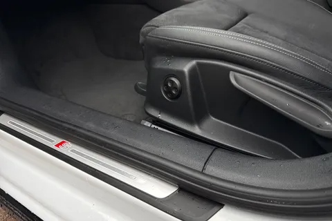 SA73YPL Audi A4 Avant Avant (O) Black Edition 35 TDI 163 PS S tronic Thumbnail #32