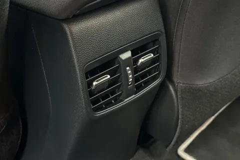 SM72BHF Toyota Corolla 1.8 VVT-h Icon Touring Sports CVT Euro 6 (s/s) 5dr Thumbnail #32