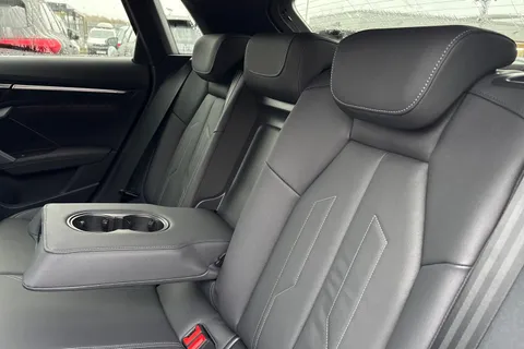 Audi A3 1.5 TFSI S line Sportback Euro 6 (s/s) 5dr Thumbnail #32