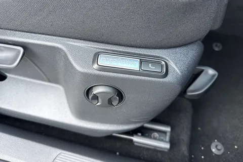  Volkswagen T-Roc 1.5 TSI Style Design DSG Euro 6 (s/s) 5dr Thumbnail #32