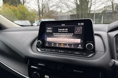 FV23MJX Nissan Qashqai 1.3 DiG-T MH 158 Acenta Premium 5dr Xtronic Thumbnail #32