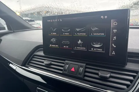 YF73HYK Audi Q5 50 TFSI e Quattro Black Edition 5dr S Tronic Thumbnail #32