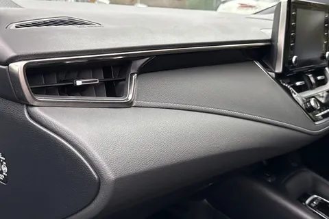 SM72BHF Toyota Corolla 1.8 VVT-h Icon Touring Sports CVT Euro 6 (s/s) 5dr Thumbnail #34