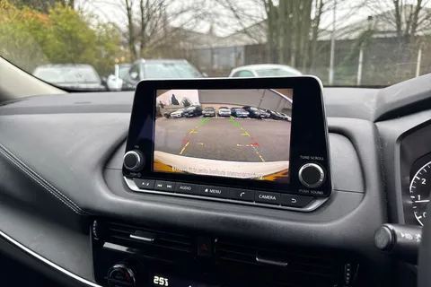 FV23MJX Nissan Qashqai 1.3 DiG-T MH 158 Acenta Premium 5dr Xtronic Thumbnail #36