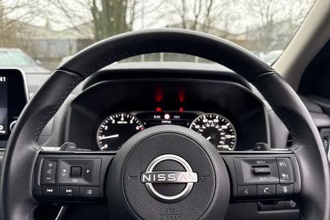 FV23MJX Nissan Qashqai 1.3 DiG-T MH 158 Acenta Premium 5dr Xtronic Thumbnail #37