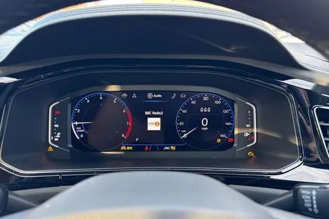  Volkswagen T-Roc 1.0 TSI Style Design Euro 6 (s/s) 5dr Thumbnail #39