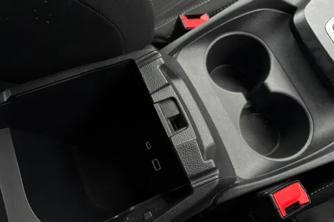 FV23MJX Nissan Qashqai 1.3 DiG-T MH 158 Acenta Premium 5dr Xtronic Thumbnail #38