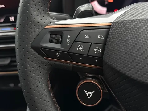 DF25JCO CUPRA Formentor 2.0 TSI 333 VZ2 5dr DSG 4Drive **Panoramic sunroof** Thumbnail #38