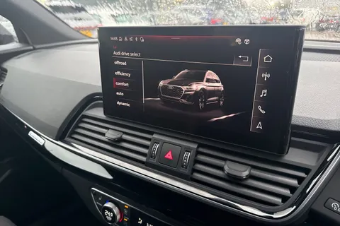 YF73HYK Audi Q5 50 TFSI e Quattro Black Edition 5dr S Tronic Thumbnail #38