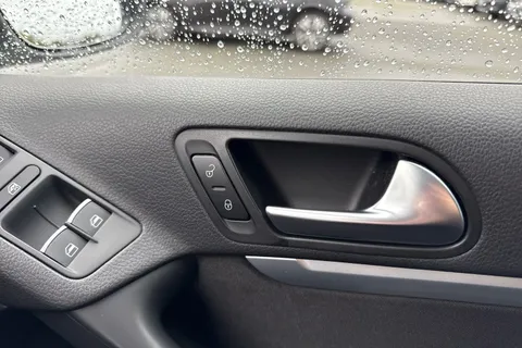 66 of 123 for Volkswagen Tiguan 2.0 TDI BlueMotion Tech Match 2WD Euro 5 (s/s) 5dr