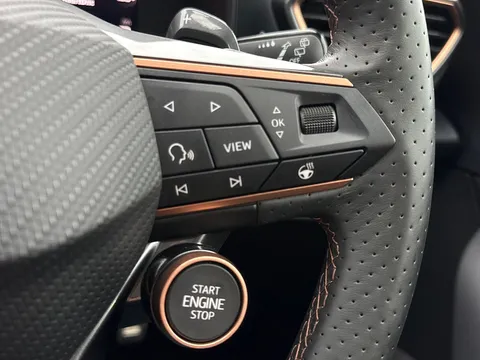 DF25JCO CUPRA Formentor 2.0 TSI 333 VZ2 5dr DSG 4Drive **Panoramic sunroof** Thumbnail #39