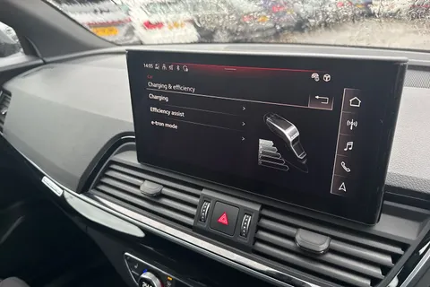 YF73HYK Audi Q5 50 TFSI e Quattro Black Edition 5dr S Tronic Thumbnail #40