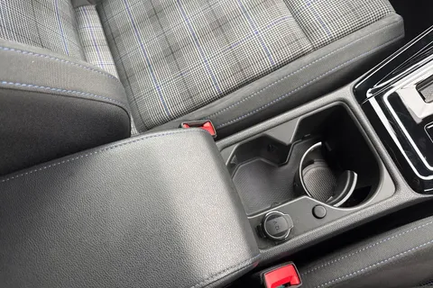 RF73GXJ Volkswagen Golf 1.4 TSI GTE 5dr DSG Thumbnail #41
