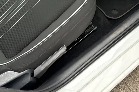 DK71WXF SEAT Mii 61kW One 36.8kWh 5dr Auto Thumbnail #42