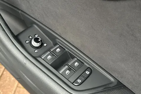 SA73YPL Audi A4 Avant Avant (O) Black Edition 35 TDI 163 PS S tronic Thumbnail #43