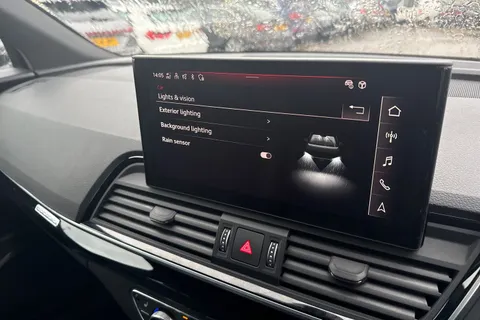 YF73HYK Audi Q5 50 TFSI e Quattro Black Edition 5dr S Tronic Thumbnail #42