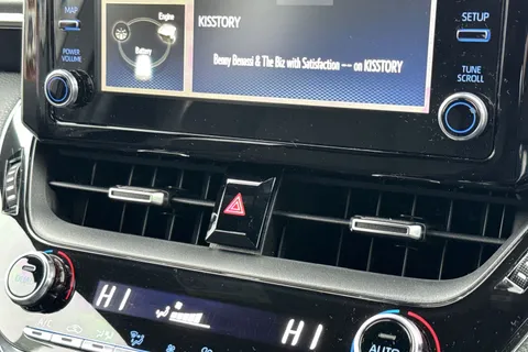 SM72BHF Toyota Corolla 1.8 VVT-h Icon Touring Sports CVT Euro 6 (s/s) 5dr Thumbnail #44