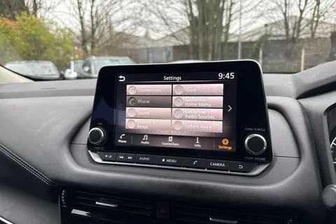 FV23MJX Nissan Qashqai 1.3 DiG-T MH 158 Acenta Premium 5dr Xtronic Thumbnail #43