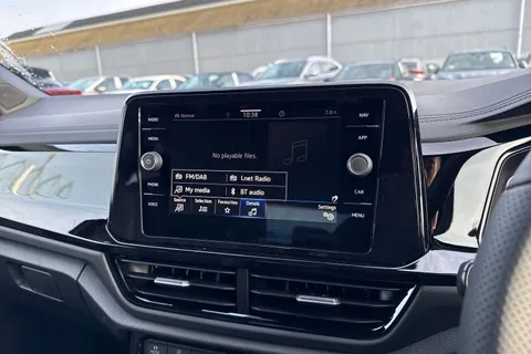  Volkswagen T-Roc 1.5 TSI Black Edition Plus DSG Euro 6 (s/s) 5dr Thumbnail #44