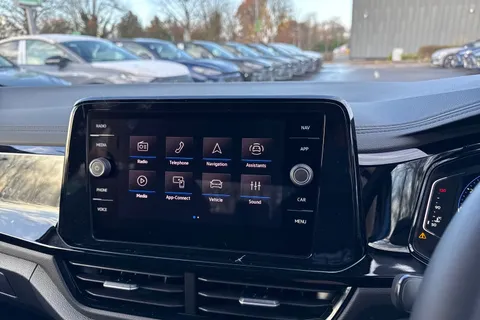  Volkswagen T-Roc 1.5 TSI Style Design DSG Euro 6 (s/s) 5dr Thumbnail #44