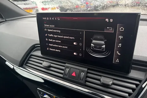 YF73HYK Audi Q5 50 TFSI e Quattro Black Edition 5dr S Tronic Thumbnail #44