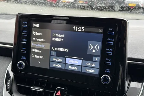 SM72BHF Toyota Corolla 1.8 VVT-h Icon Touring Sports CVT Euro 6 (s/s) 5dr Thumbnail #47