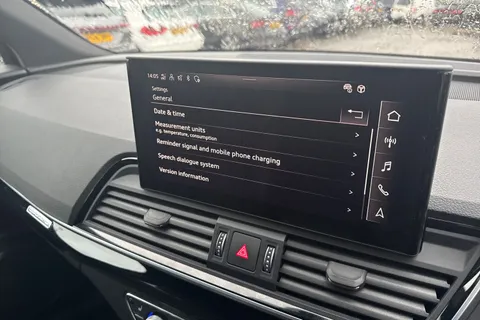 YF73HYK Audi Q5 50 TFSI e Quattro Black Edition 5dr S Tronic Thumbnail #47