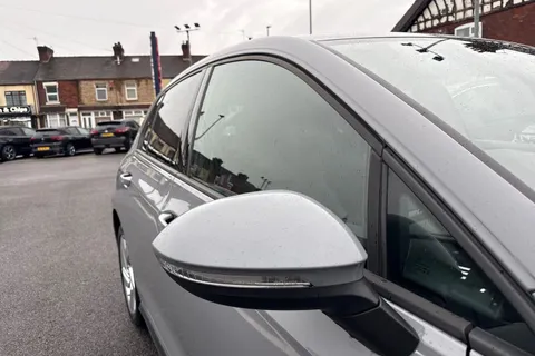 RF73GXJ Volkswagen Golf 1.4 TSI GTE 5dr DSG Thumbnail #48