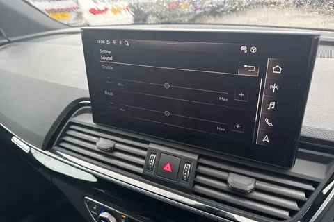 YF73HYK Audi Q5 50 TFSI e Quattro Black Edition 5dr S Tronic Thumbnail #48