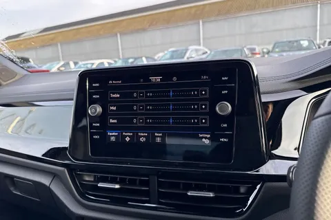  Volkswagen T-Roc 1.5 TSI Black Edition Plus DSG Euro 6 (s/s) 5dr Thumbnail #50