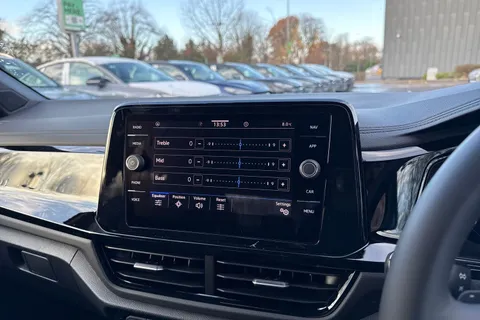  Volkswagen T-Roc 1.5 TSI Style Design DSG Euro 6 (s/s) 5dr Thumbnail #52