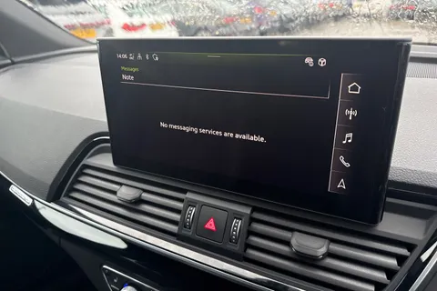 YF73HYK Audi Q5 50 TFSI e Quattro Black Edition 5dr S Tronic Thumbnail #52