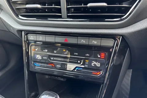  Volkswagen T-Roc 1.5 TSI Black Edition Plus DSG Euro 6 (s/s) 5dr Thumbnail #53