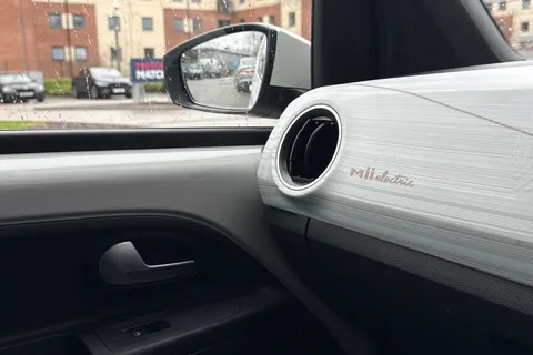 DK71WXF SEAT Mii 61kW One 36.8kWh 5dr Auto Thumbnail #57