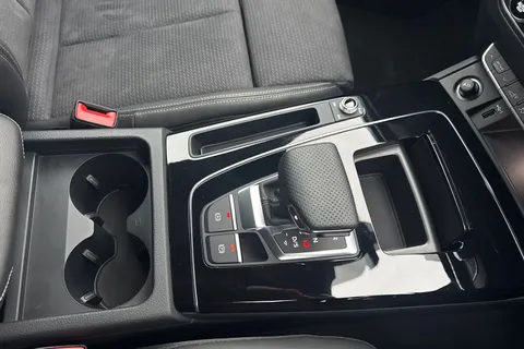 YF73HYK Audi Q5 50 TFSI e Quattro Black Edition 5dr S Tronic Thumbnail #56