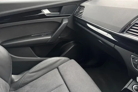 YF73HYK Audi Q5 50 TFSI e Quattro Black Edition 5dr S Tronic Thumbnail #58