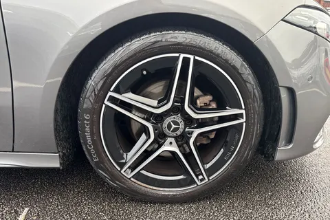 WN23RUW Mercedes-Benz A Class 1.3 A200 AMG Line (Executive) 7G-DCT Euro 6 (s/s) 5dr Thumbnail #23