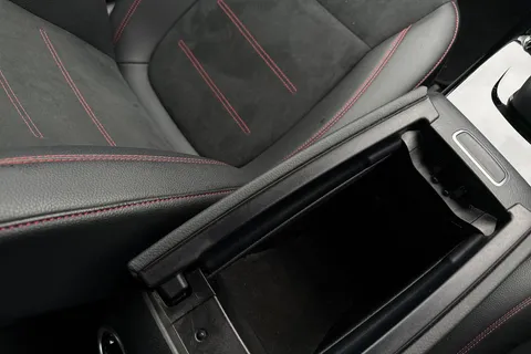 WN23RUW Mercedes-Benz A Class 1.3 A200 AMG Line (Executive) 7G-DCT Euro 6 (s/s) 5dr Thumbnail #49