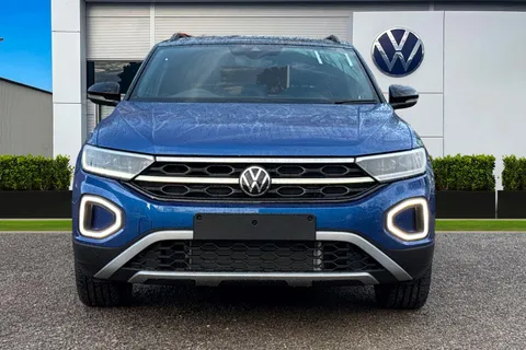  Volkswagen T-Roc 1.5 TSI Style Design Euro 6 (s/s) 5dr Thumbnail #5