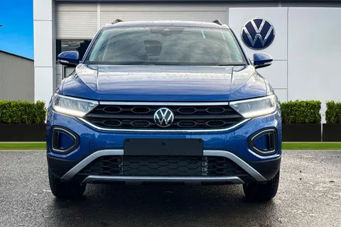  Volkswagen T-Roc 1.5 TSI Match DSG Euro 6 (s/s) 5dr Thumbnail #5