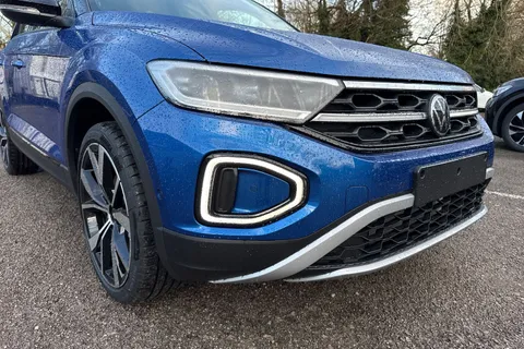  Volkswagen T-Roc 1.5 TSI Style Design Euro 6 (s/s) 5dr Thumbnail #8