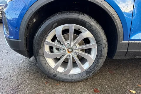  Volkswagen T-Roc 1.5 TSI Match DSG Euro 6 (s/s) 5dr Thumbnail #9