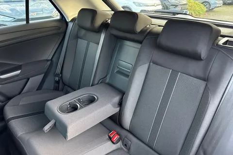  Volkswagen T-Roc 1.5 TSI Match DSG Euro 6 (s/s) 5dr Thumbnail #18